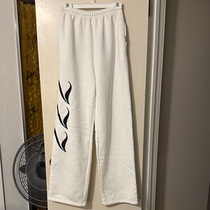 Sumwon White Sweatpants with Black Design